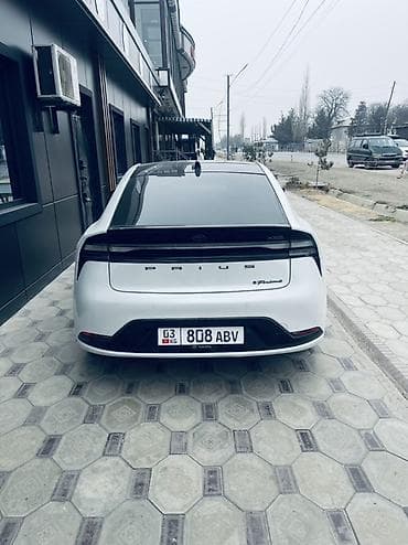 Toyota Prius: 2024 г., 2 л, Вариатор, Гибрид, Лифтбек — 4