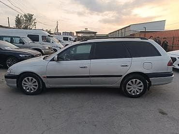 Toyota Avensis: 2001 г., 1.8 л, Механика, Бензин, Универсал