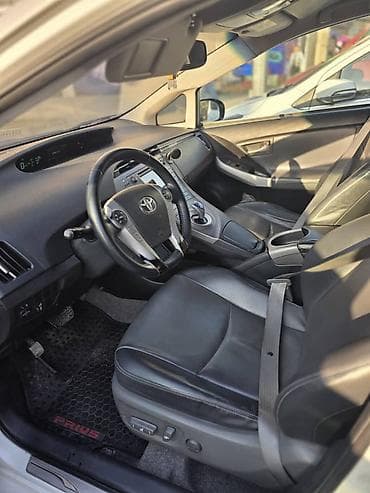 Toyota Prius: 2012 г., 1.8 л, Робот, Гибрид, Хэтчбэк — 6