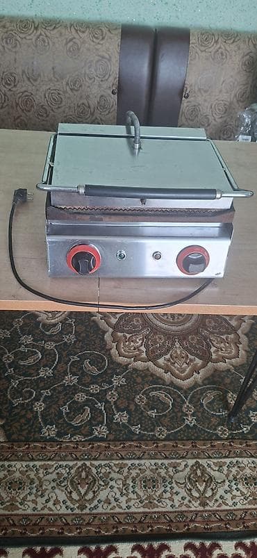 Кафелер, ресторандар үчүн: Профессиональный контактный гриль (пресс-гриль) с ребристыми рабочими — 2