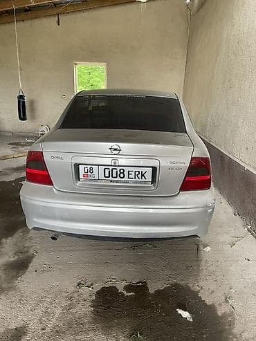 кия 3: Opel Vectra: 2000 г., 1.8 л, Автомат, Хэтчбэк — 2