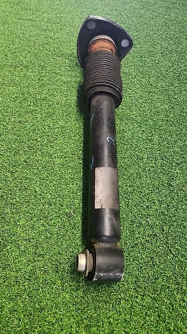 bmw x5 e70: Амортизатор задний е53 Год 2006 В отличном состоянии, очень большой — 2
