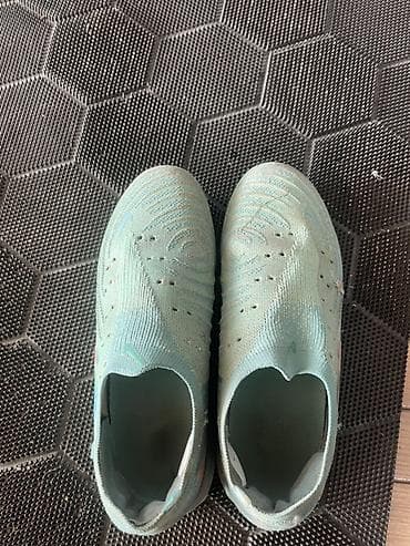 ботцы: Футбольные сороконожки без шнурков Nike Phantom GX б\у 
36 размер — 1