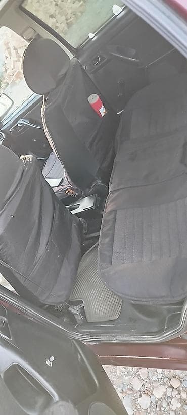 пасад седан: Volkswagen Golf: 1994 г., 1.3 л, Механика, Бензин, Хэтчбэк — 8