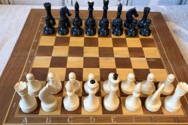 курсы шахмат бишкек: Шахматы советские! Полный комплект. Доска дерево, в отличном — 1