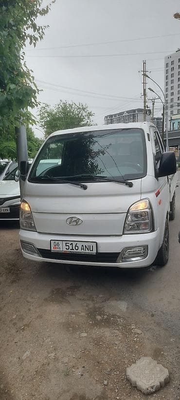 kia sorento: Легкий грузовик, Hyundai, Стандарт — 1