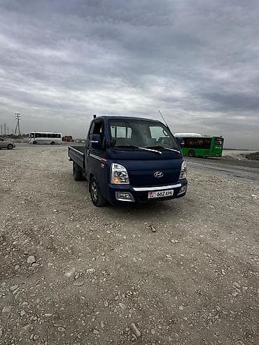 b class: Hyundai Porter (грузовой бортовой мини-грузовик) - Компактный — 1