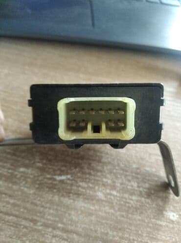 инверторы для солнечных батарей refusol: Toyota Hiace ЭБУ стоп сигнал, Тойота Сюрф 185 электронный блок стоп — 2