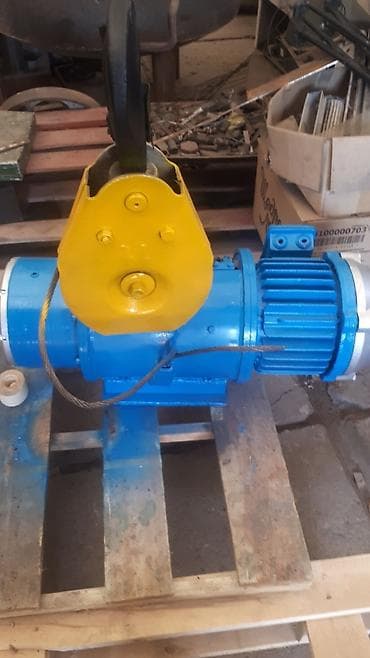 болгарский: Продаю новый болгарский тельфер, грузоподъёмность 1 тонна, высота — 7