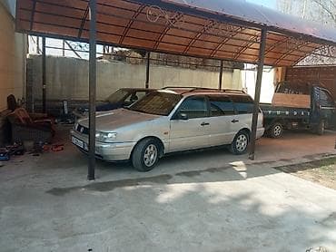 Volkswagen: Volkswagen Passat Variant: 1994 г., 2 л, Механика, Бензин, Универсал — 8