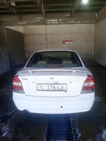 Daewoo Nubira: 2000 г., 1.6 л, Механика, Бензин, Седан