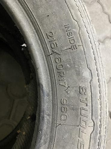 Шины: Шины 215 / 60 / R 17, Зимняя шипованная, Новый, Пара, Легковые — 1