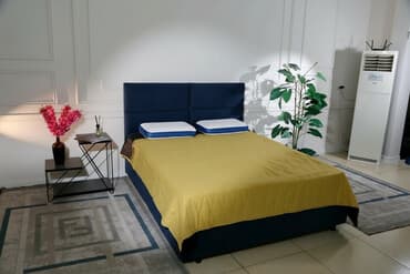 двух спальный: Кровать с мягким изголовьем Виола. Кровать имеет стандартные размеры и — 1