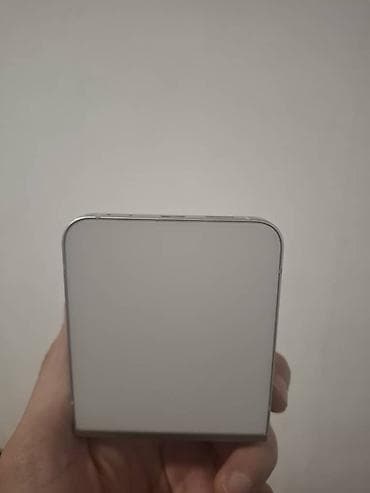 a 13: Samsung Z Flip, Б/у, 512 ГБ, цвет - Серебристый — 5