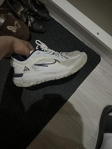 обувь мурская: Кроссовки Nike ACG - Легкая треккинговая модель с массивной подошвой — 1
