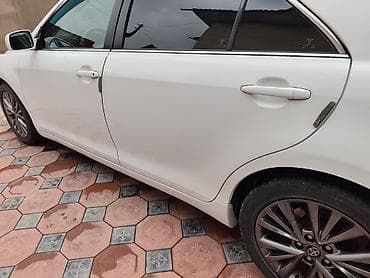 Транспорт: Toyota Camry: 2011 г., Бензин, Седан — 2