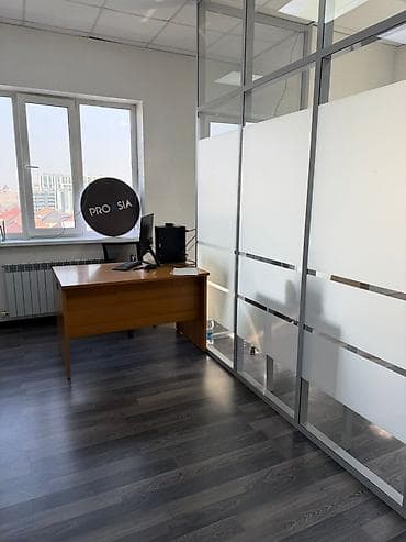 Аренда офисов, 28 м², В бизнес центре, 1 линия — 6