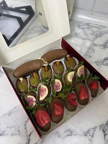 шоколада: Клубника в шоколаде И фрукты на выбор Цены минимальные Стоимость — 8