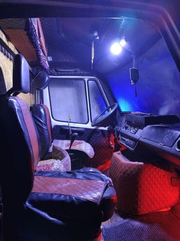 горный авто: Mercedes-Benz Спринтер: 1993 г., 3 л, Механика, Дизель, Бус — 3