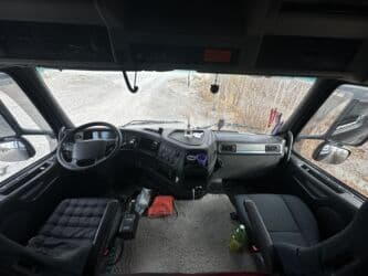 дом на колесах трейлер: Тягач, Volvo, 2011 г., Тентованный — 6