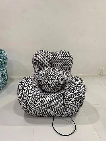 Бескаркасное Кресло дизайнерское с «мячом-пуфом» на шнуре