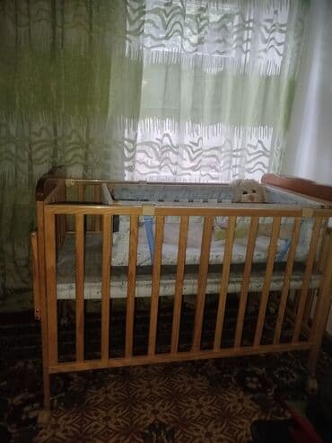 бу детский кровать: Детская деревянная кроватка с регулируемым уровнем высоты. Бортики — 2