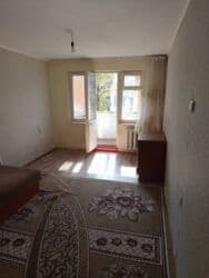 сдаю квартиру 4 микрорайон: 1 комната, 33 м², 104 серия, 3 этаж, Старый ремонт — 1