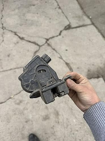 куплю шафу купе: Замок двери Toyota 2008 г., Б/у, Оригинал — 1