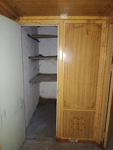кто сдает квартиры: 3 комнаты, 58 м², 105 серия, 1 этаж, Требуется ремонт — 1