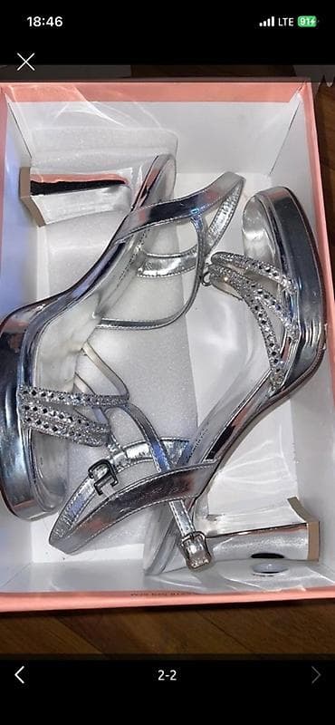 Женская обувь: Блестящие женские босоножки на платформе и устойчивом каблуке. - — 2