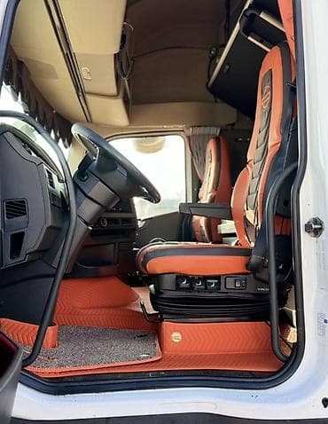 mini kooper: Тягач, Volvo, Тентованный — 5