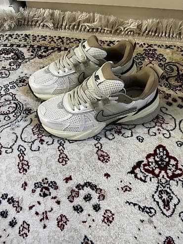 красовки валейбол: Продаю новые кроссовкине подошел размер . Размер 37,5 маломерки — 4