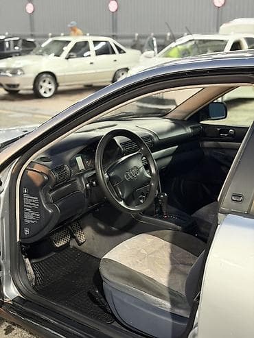 противотуманки виш: Audi A4: 1996 г., 1.8 л, Автомат, Бензин, Седан — 10