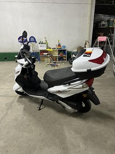 suzuki shift: Скутер 125 см³ класса City/Urban в спортивном дизайне. Характеристики — 4