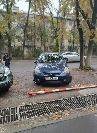 набор ключей для автомобиля в чемодане: Honda Jazz: 2003 г., 1.3 л, Механика, Бензиновая, Хэтчбэк — 2