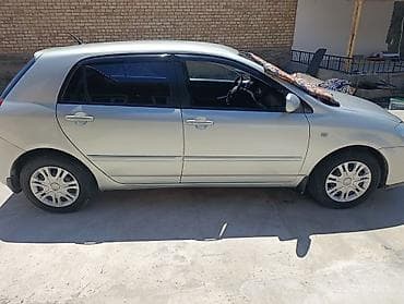 b v d: Toyota Corolla: 2004 г., Механика, Хэтчбэк — 3