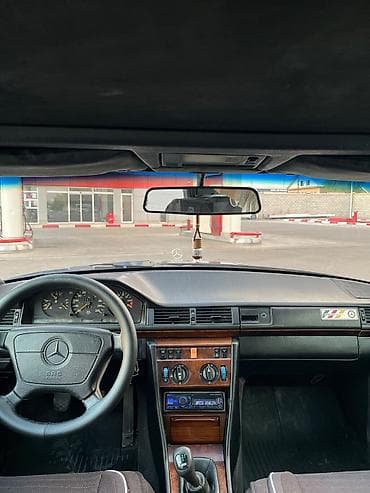 панель w211: Mercedes-Benz W124: 1992 г., 2 л, Механика, Бензин, Седан — 7