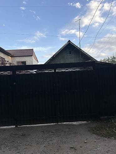 Үйлөр: Сдаю полдома, 3 комнат в центре, район БЧК -Исанова, без мебели — 1