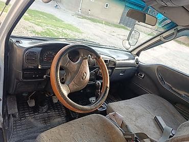 215 70 17: Легкий грузовик, Hyundai, Стандарт, 2 т — 1