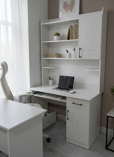компьютер в столе: Компьютерный стол, С полками — 1