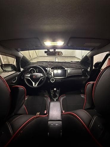 Унаа: Honda Jazz: 2009 г., 1.3 л, Кол менен иштөөчү, Бензин, Хетчбек — 5