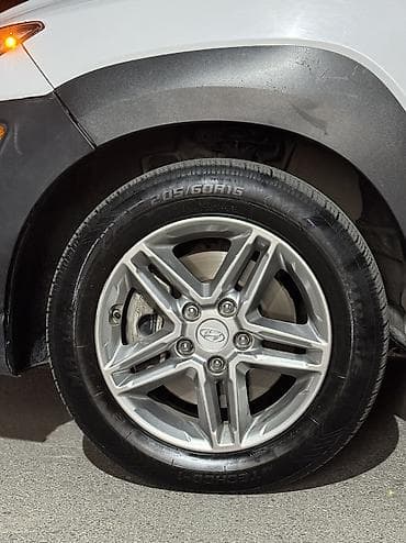 byd e2 2021: Hyundai Kona: 2020 г., 2 л, Автомат, Бензин — 7
