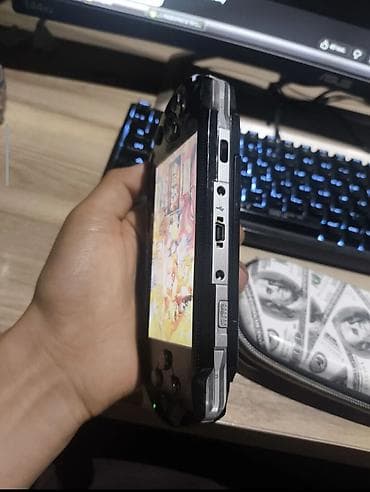 Техника жана электроника: Sony PSP (PlayStation Portable) с чехлом - Модель: серия PSP — 3