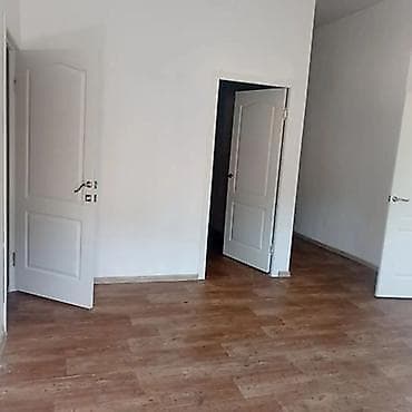 Недвижимость: Пишпек Сдается помещение под склад и офис Площадь: 130м² Территория — 5