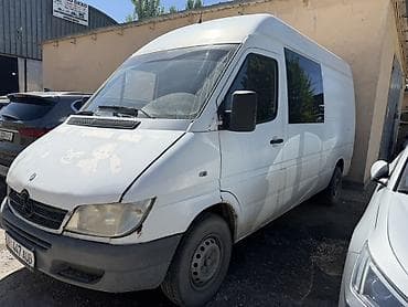 доставка камаз: Легкий грузовик, Mercedes-Benz — 2