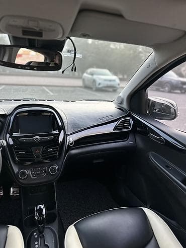 byd e7: Chevrolet Spark: 2018 г., 2 л, Автомат, Бензин, Хэтчбэк — 3