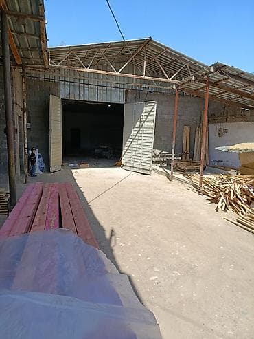 метраж: Сдается Складское помещения 200 КВ.м. Сухой, большой двор,3 х — 3