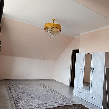 Долгосрочная аренда комнат: Сдаётся светлая комната с большими панорамными окнами и высоким — 1