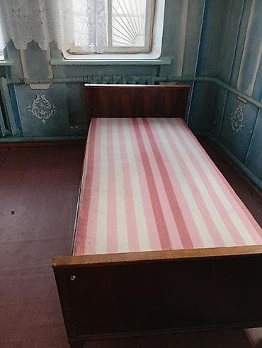 противоположной матрас: Односпальная кровать, Б/у, С матрасом, длина - 220 см — 1
