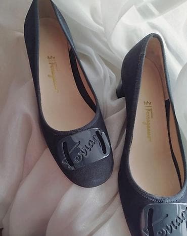 Продаю новые туфли производство Италия. Натуральная замша, кожаная